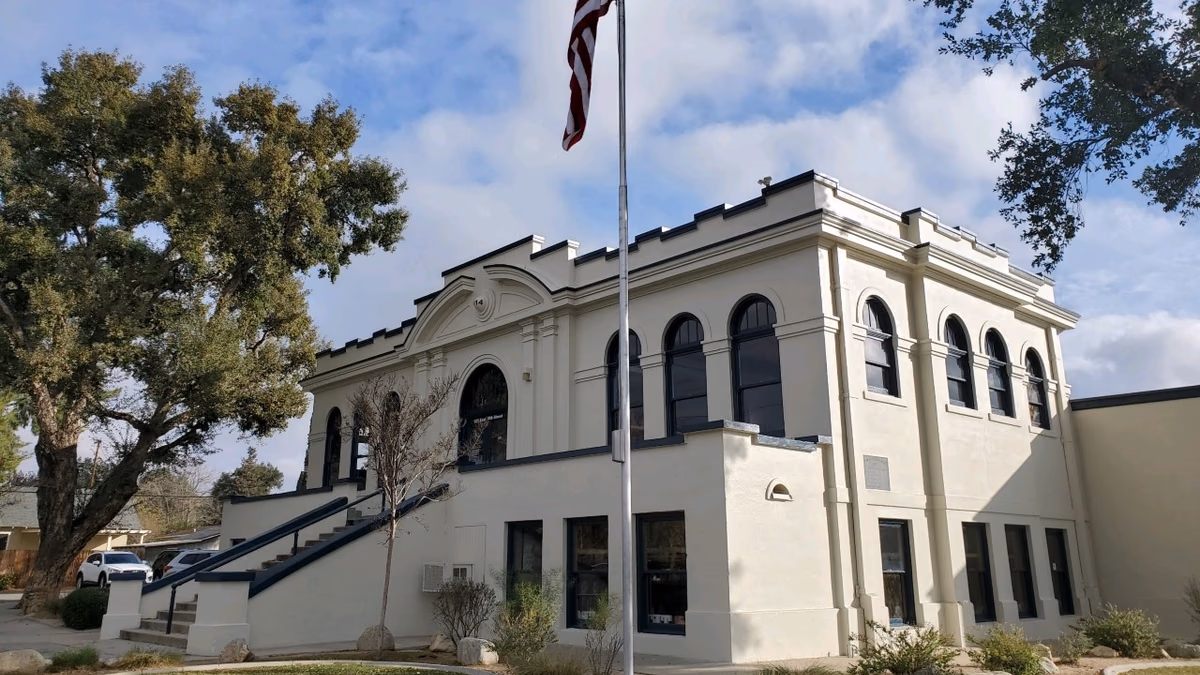 The Beaumont Library District building in Beaumont, CA was newly repainted inside and out in 2021.