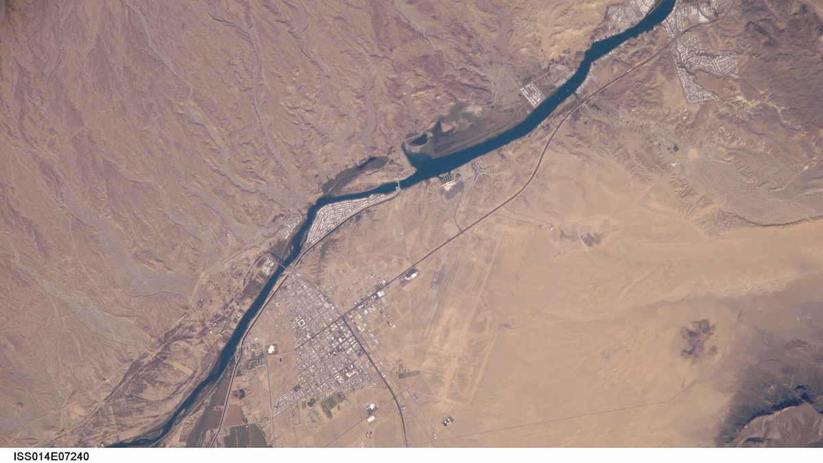 View of California taken during ISS Expedition 14.