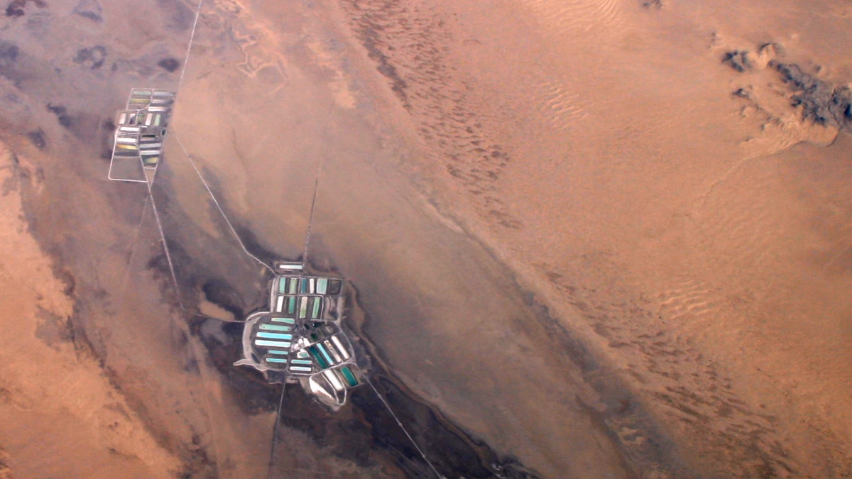 Cadiz salt evaporators in Bristol Dry Lake .
