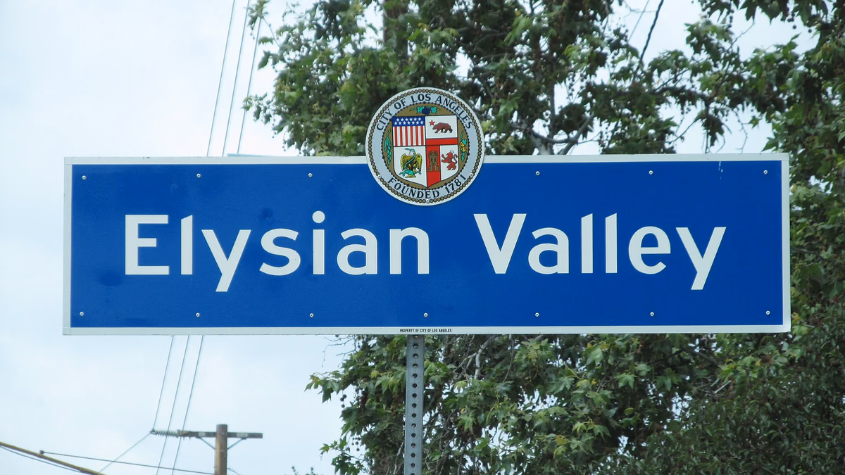 Elysian Valley Neighborhood Signage located on Riverside Drive in front of Egret Park