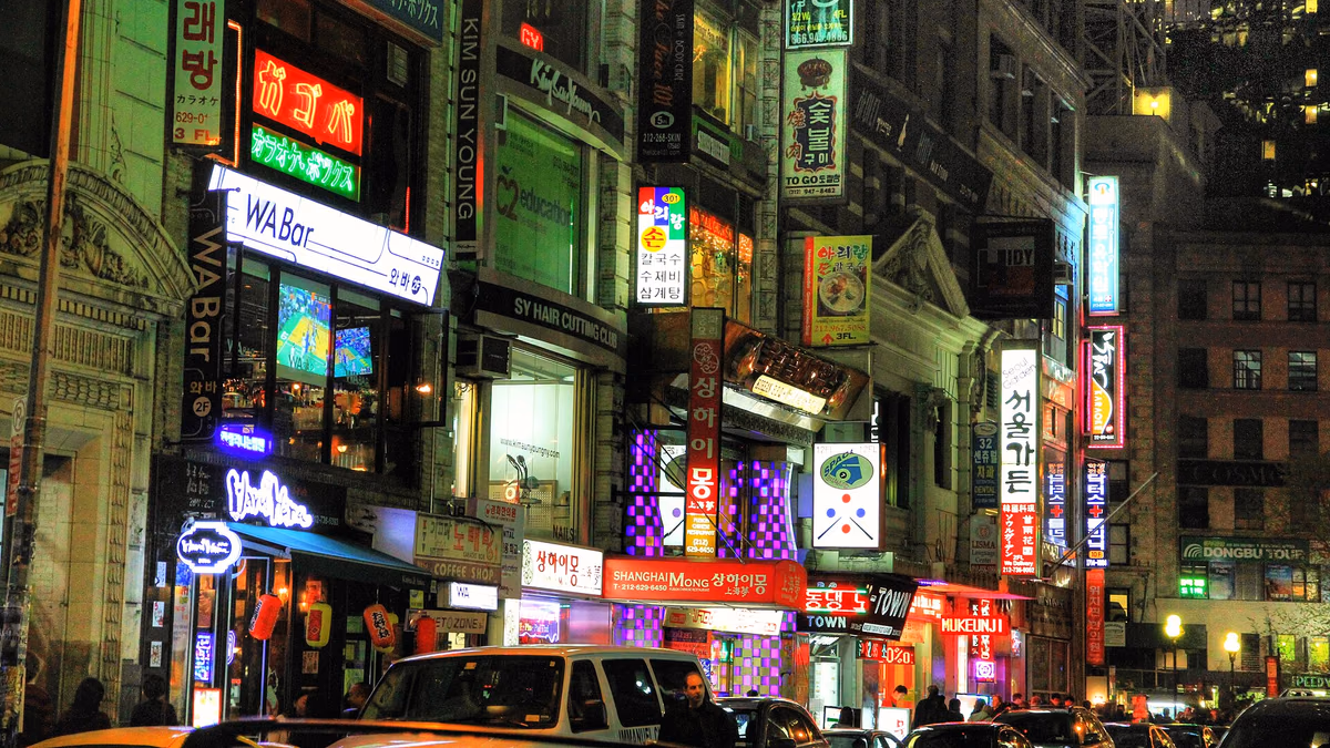 Koreatown by night