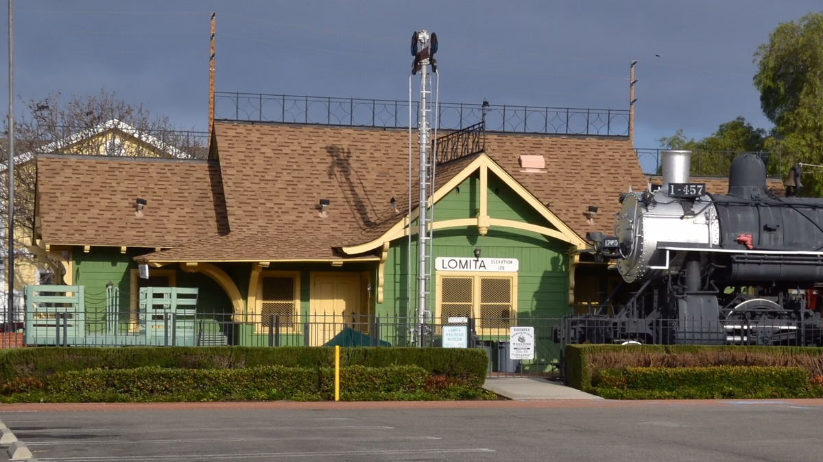 Lomita Railroad Museum and locomotive I-457 in May 2018