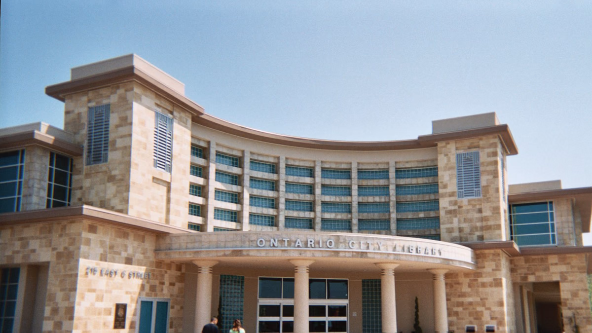 Ovitt Family Community Library (Formally known as Ontario City Library), Ontario, California. Photo taken April 5, 2006 by me. I release all rights.