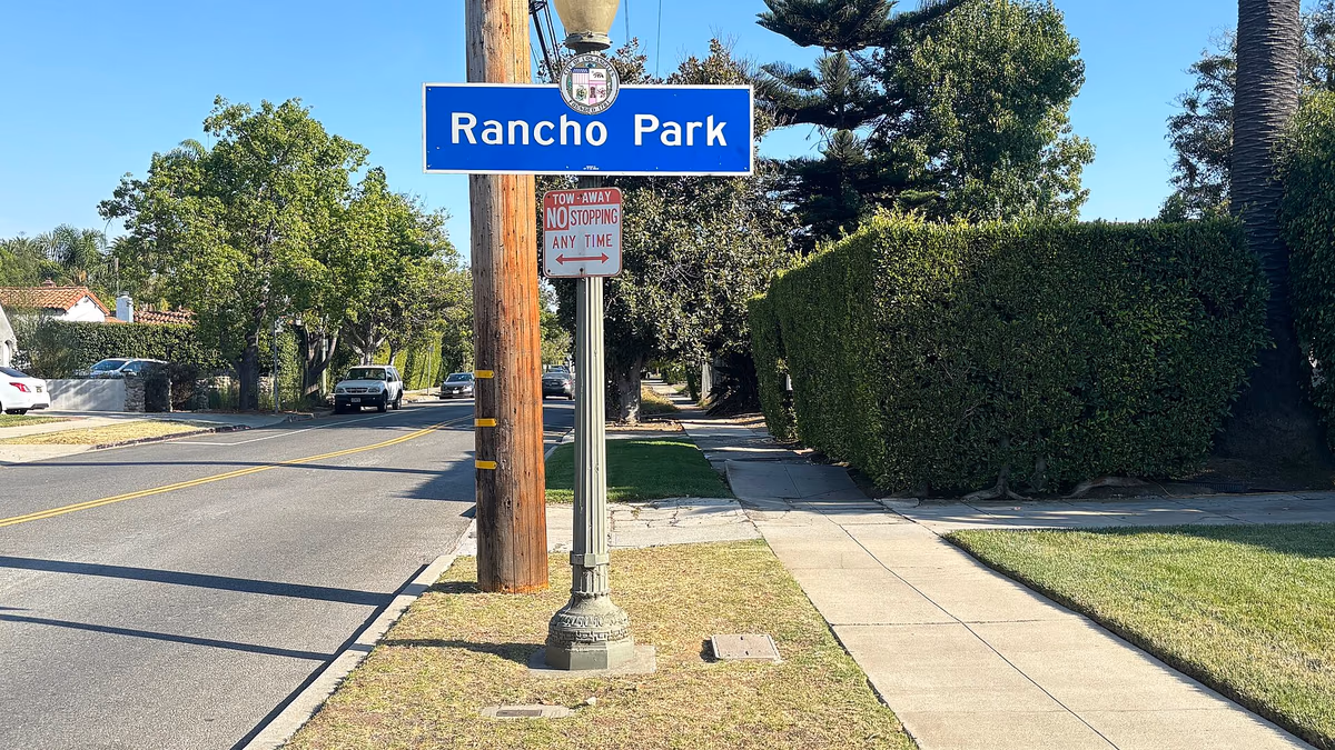 Sign Neighborhood Rancho Park, Los Angeles (located in West Los Angeles).
