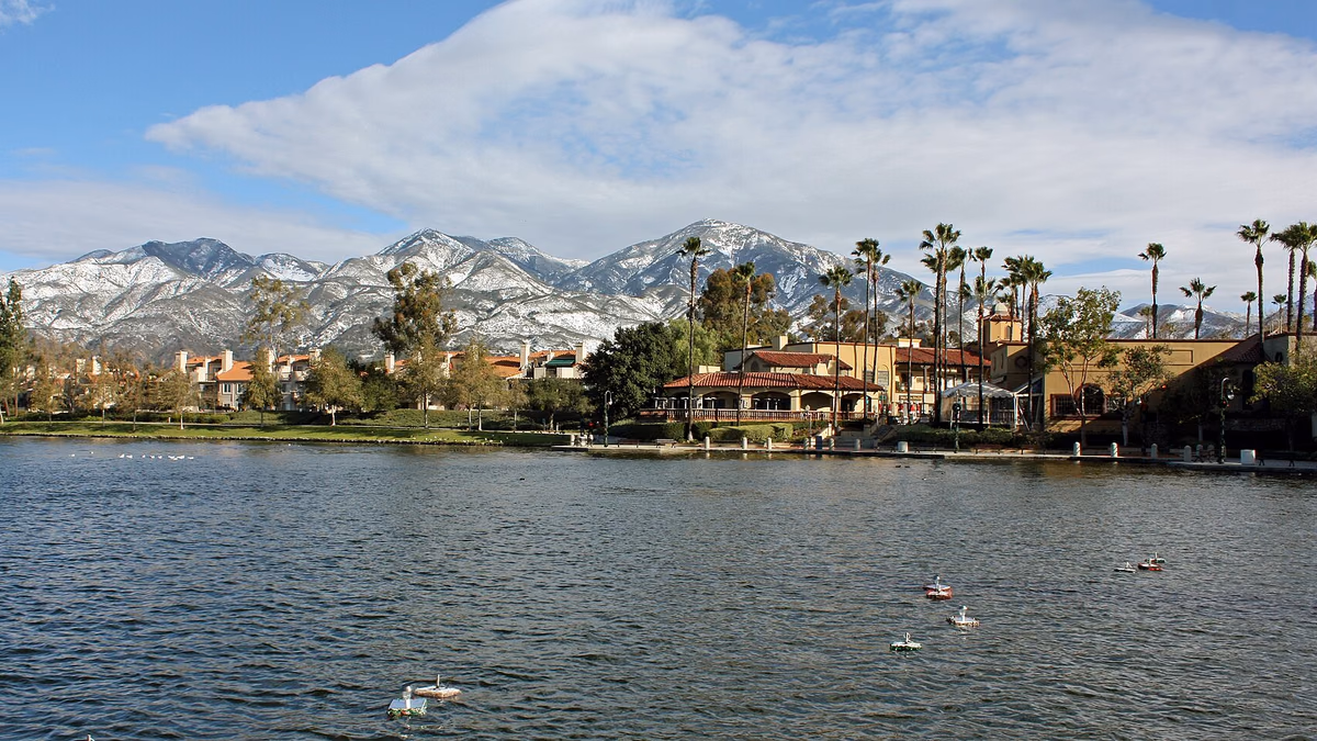 Lago Santa Margarita in the City of Rancho Santa Margarita, California
