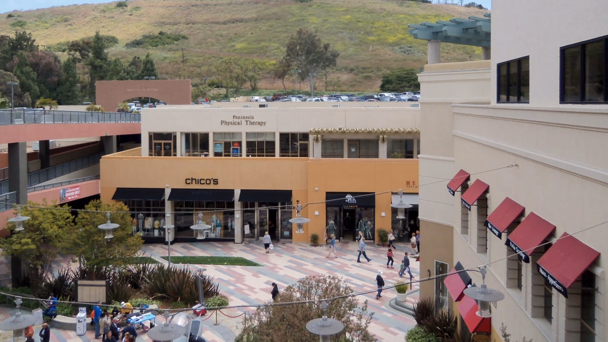 Palos Verdes Street Fair & Music Festival — at the Promenade on the Peninisula (2011). Located in Rolling Hills Estates, on the Palos Verdes Peninsula , Southern California.