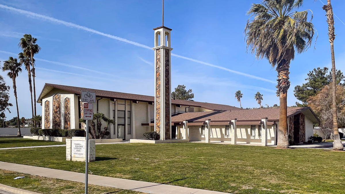 An LDS meetinghouse located on Bouquet Canyon Road in Saugus, Santa Clarita, California.