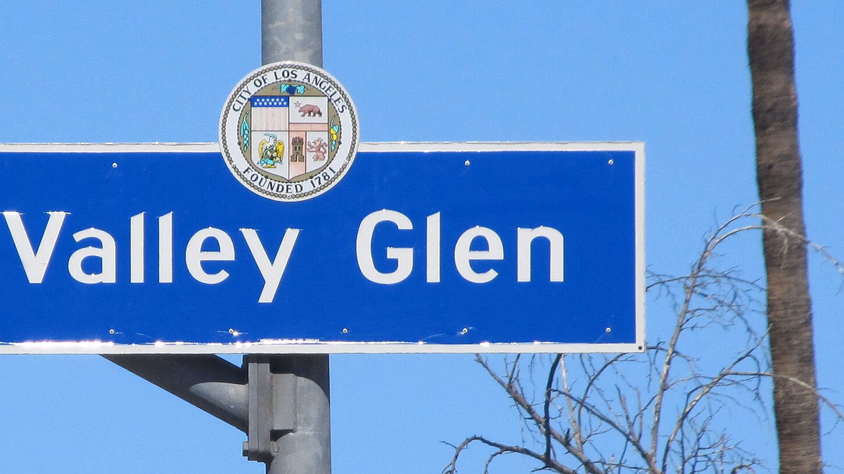 Valley Glen Neighborhood Signange located on the north side of Burbank Boulevard at Fulton Avenue