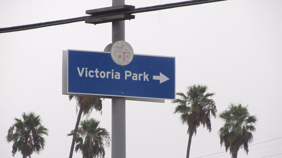Victoria Park City Signage located at the intersection of Pico Boulevard and Windsor Boulevard.